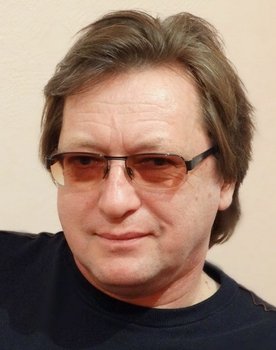Yuriy Samerkhanov as Hobbit / Gnom / Volkholak / Ork