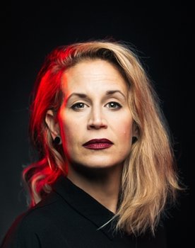 Petra Kocmanová as Zdeňka