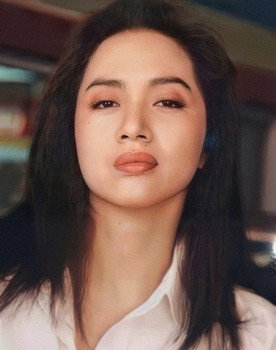 Anita Mui Yim-Fong as Fan Fan, Fong Yim Mooi