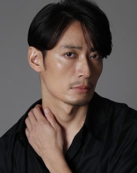 Keita Arai as Army General