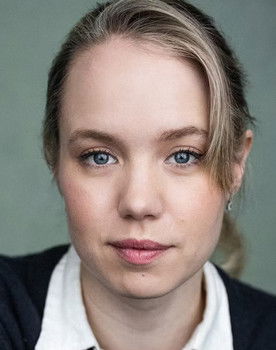 Aurora Nossen as Lily