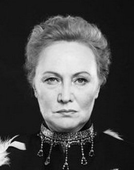 Lāsma Kugrēna as 
