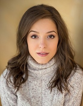 Lily Talevski as Flavia
