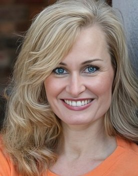 Gina Travis