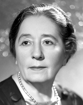 Gabrielle Fontan as La soeur de Le Cloaguen