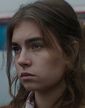 Sara Chripáková as Mara