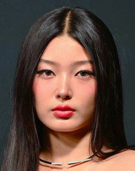 Yoonchae Jeong as Self