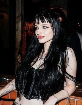 Niki Nihachu as Nihachu (as Nikita)