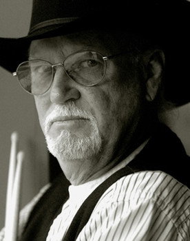 Richie Albright as Batterie