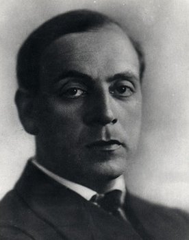 Ludwig Berger as Amplany