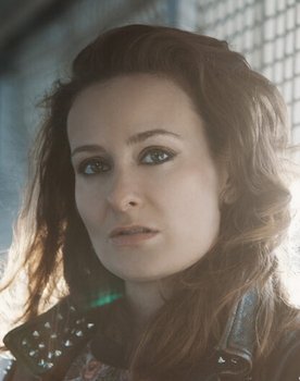 Lara Smiles as Vocals