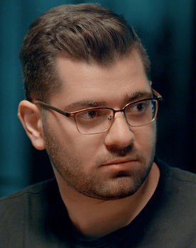 Leon Elegant as Self