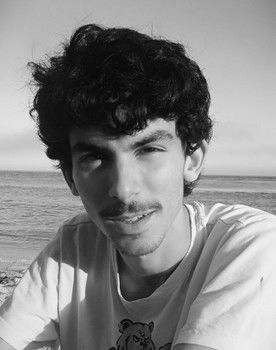 Alexandre Gomes as Fanner #2