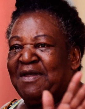 Dona Mariazinha as ex-vizinha de Ramires