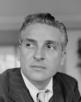 Arturo de Córdova as 