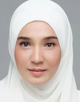 Dhini Aminarti