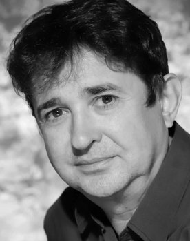 Béla Stubnya as Spisák Elemér