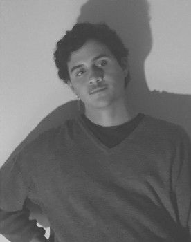 Victor Rodrigues as Percussão