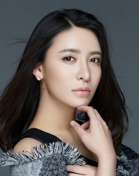 Lin Ye as Female star