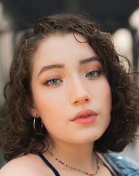 Montserrat Santibañez as Sofia