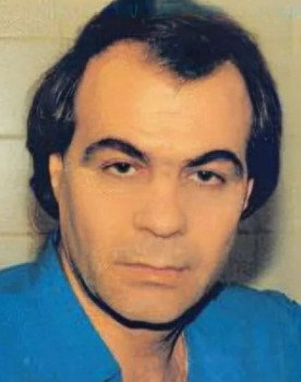 Κώστας Μοναχός as Singer