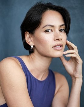 Sarah Diamond as Isabel