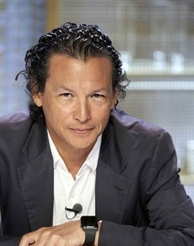 Bobby Chinn as Presenter