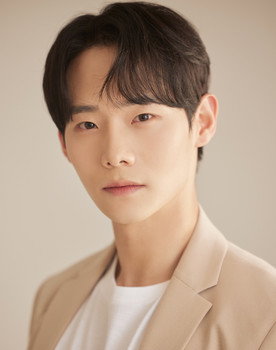 최창욱 as Park Hyun-woo