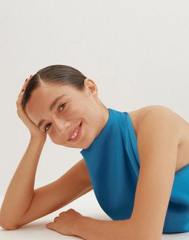 Elit İşcan as Hayat