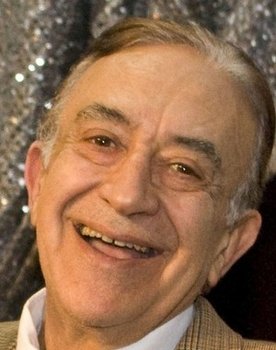 Tuccio Musumeci as direttore del manicomio