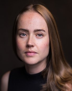 Helen Mackay as Jenny Andrews