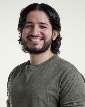 Ángel Omar as Iván