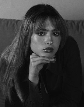 Violeta Ballestero López as Chica 1