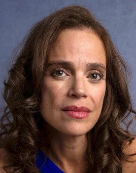 Pamela Beheshti as Mom