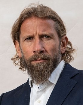 Samuele Busolin as Enrico Ballarin