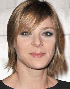Sophie Cattani as Laure