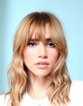 Suki Waterhouse Photo