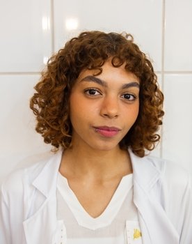 Lívia Mayra as Luci