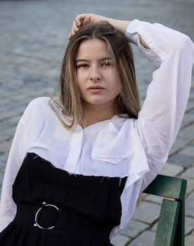 Anna Orálková as Talking Tyrannosaurus Ted