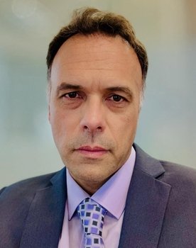 Πάνος Τζίνος as Παπασταύρου