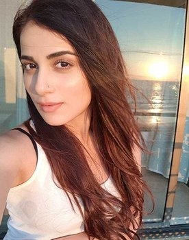 Radhika Madan Photo