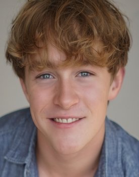 Dexter Bolduc as New Kid