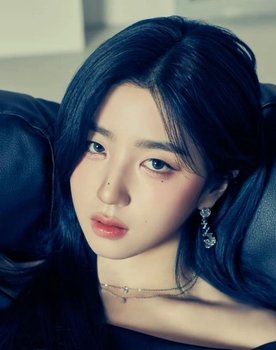 Park Sohyun as Sohyun - Self