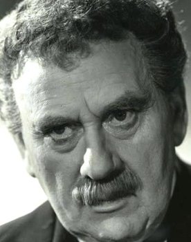 Carl Alstrup as 