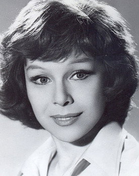 Ninel Myshkova as Lydia Volchaninova