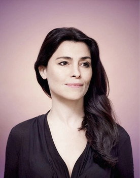 Es Devlin as Self - interviewed guest