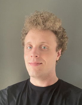 Rickard Grönberg as Mathias