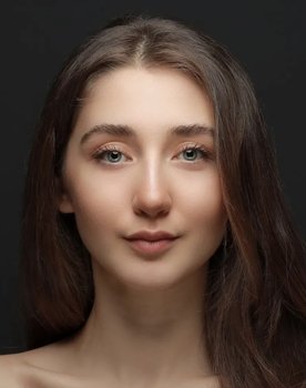 Deniz Gürkan as Sevi