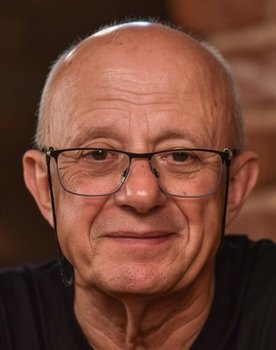 Mihai Mălaimare as Radu