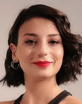 Ömür Sevgi Çil as 